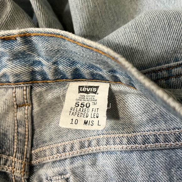 Vintage Levi’s 505 High Rise Embroidered Light Wash Jeans - Picture 12 of 12